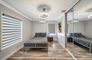 3 habitaciones y ropa de cama
