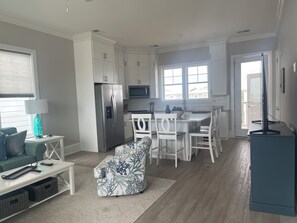 Interior - Posh, New, Ocean View Townhome in gorgeous Emerald Isle Perfect for families (Emerald Isle)