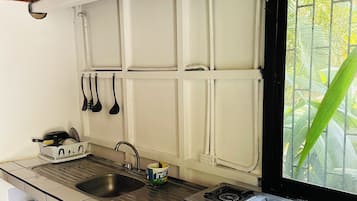 Standard Cabin | Private kitchen | Full-size fridge, cookware/dishes/utensils, freezer