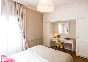 1 bedroom, desk, iron/ironing board, free WiFi