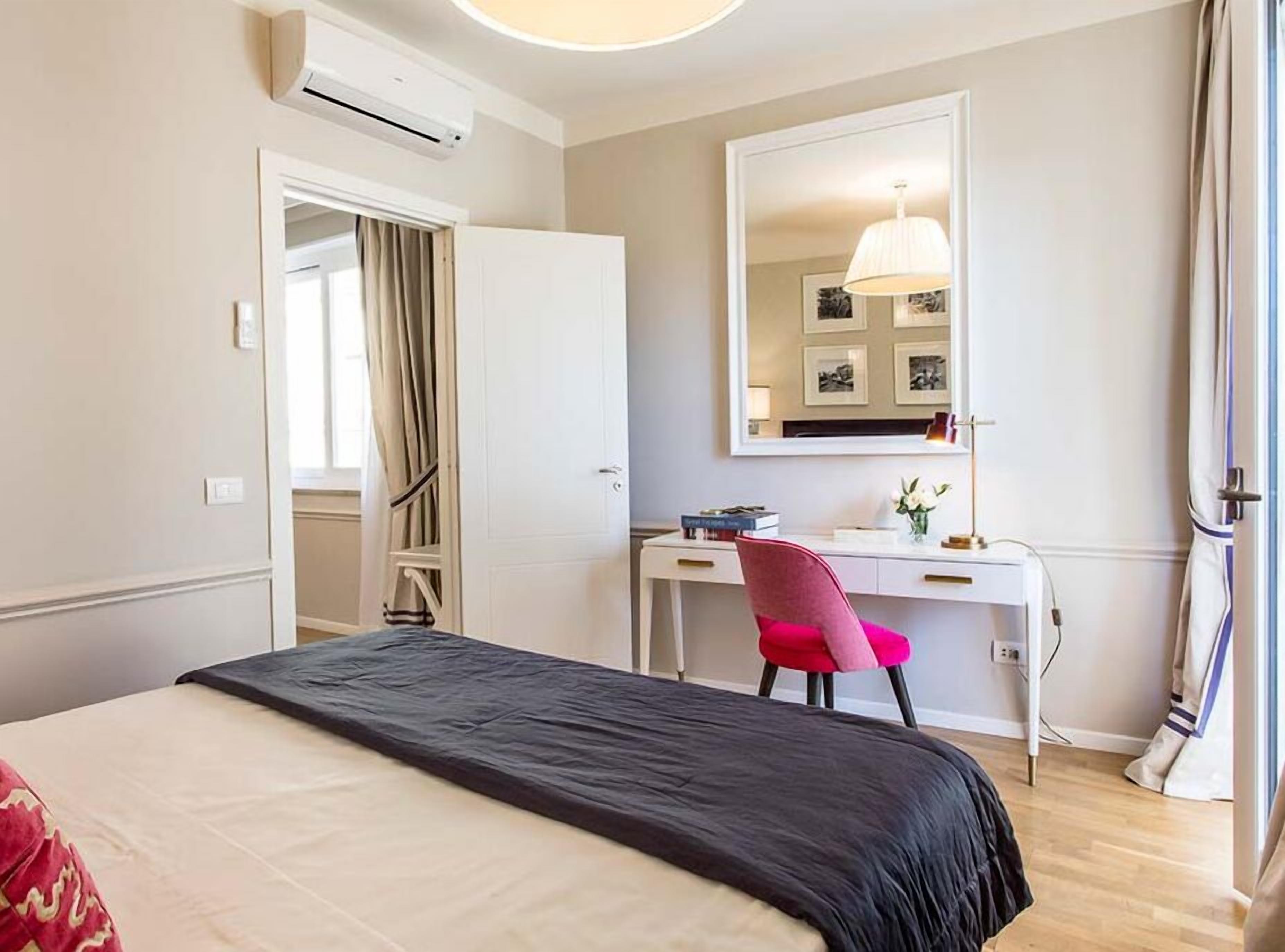 1 chambre, bureau, fer et planche à repasser, Wi-Fi gratuit