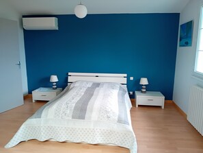 3 dormitorios, tabla de planchar con plancha, wifi gratis y ropa de cama