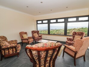 Interior - Castell Y Garn (Newport)