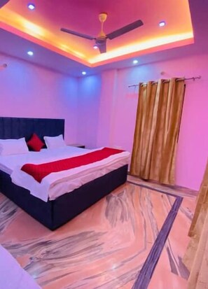 2 habitaciones, tabla de planchar con plancha, wifi y ropa de cama 
