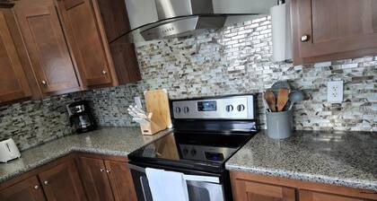 Charming 3 bed-home near Surfside -plenty of onsite amenities