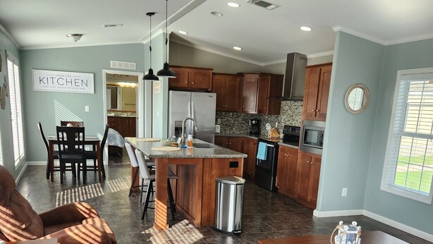 Coffee/tea maker, fridge, microwave, oven - Charming 3 bed-home near Surfside -plenty of onsite amenities (Freeport)