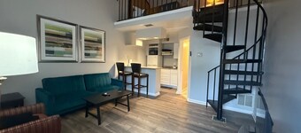 Charming Loft In Winchester Va, Furnished and all Inclusive