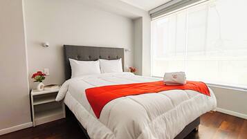 Comfort Room | Desk, laptop workspace, free WiFi