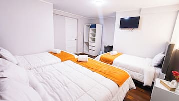 Escritorio, espacio para trabajar con laptop y wifi gratis
