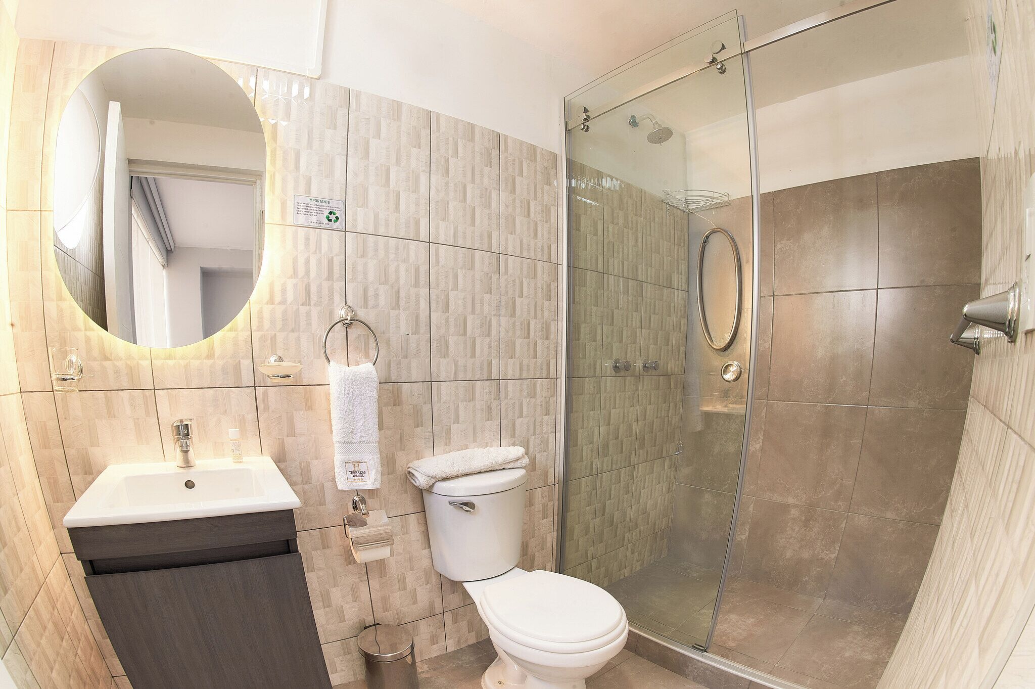 Basic Room | Bathroom