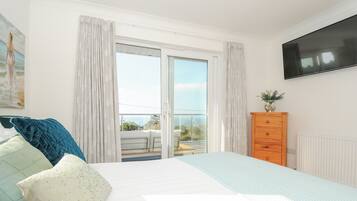 4 bedrooms, individually decorated, individually furnished, free WiFi