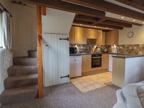 Lave-vaisselle, batterie de cuisine, vaisselle et ustensiles