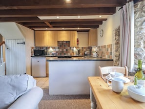 Fridge, microwave, dishwasher, toaster - Garden Cottage (Honiton)