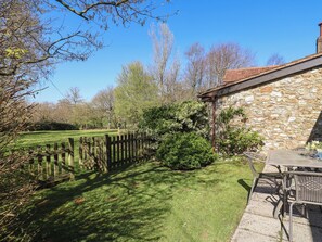 Cottage | Outdoor dining