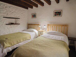 3 bedrooms, individually decorated, individually furnished, free WiFi