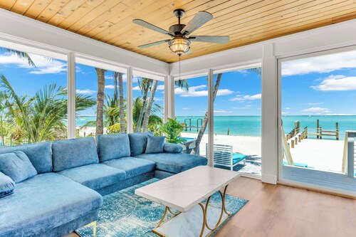 BEACHFRONT LUXURY ISLAND HOME PRIVATE SWIM SPA~DOCK FISHING~GOLF CART STUNNING