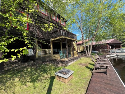 Parquet House - A charming 8 Bedroom waterfront property ~ in the heart of Inlet
