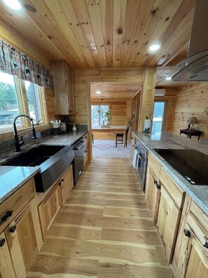 Fridge, microwave, oven, stovetop - Parquet House - A charming 8 Bedroom waterfront property ~ in the heart of Inlet (Inlet)