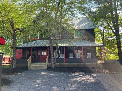 Parquet House - A charming 8 Bedroom waterfront property ~ in the heart of Inlet