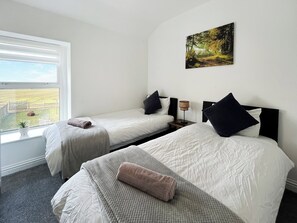3 bedrooms, free WiFi, bed sheets