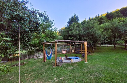 Cabana lui Foardă a cozy retreat where tranquility rules....