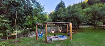 Cabana lui Foardă a cozy retreat where tranquility rules....