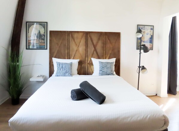 1 bedroom, desk, iron/ironing board, WiFi