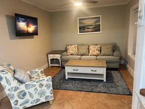 Smart TV - New listing! Completely remodeled Villa. Beachfront with view of main pool. (Hilton Head Island)