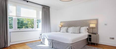 3 bedrooms, desk, iron/ironing board, free WiFi