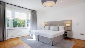 3 habitaciones, escritorio, tabla de planchar con plancha y wifi gratis 