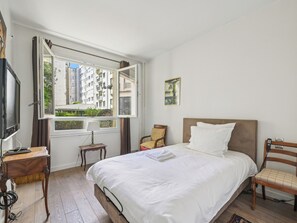 1 bedroom, iron/ironing board, WiFi, bed sheets - Branly - Franco Russe 1bdr, B'Your Home (Paris)