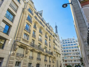 Exterior - Branly - Franco Russe 1bdr, B'Your Home (Paris)