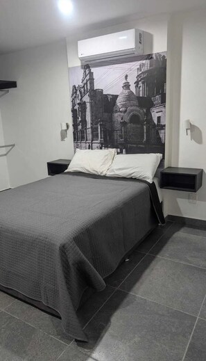 Comfort Studio | Desk, free WiFi - Coliving Santuario (Guadalajara)