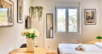 Le Basalte - Confortable studio avec parking privé