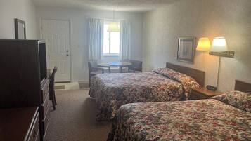 Deluxe Double Room | Desk, laptop workspace, free WiFi