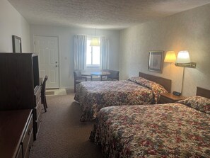 Deluxe Double Room | Desk, laptop workspace, free WiFi