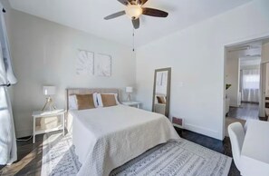 2 bedrooms, travel cot, WiFi, bed sheets
