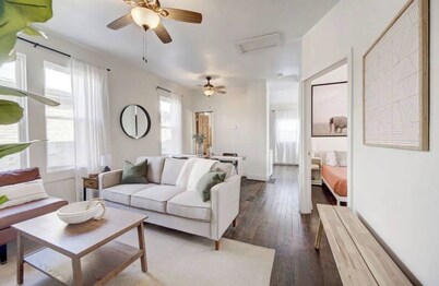 Cozy 2 Bedroom Downtown Milwaukee Apartment