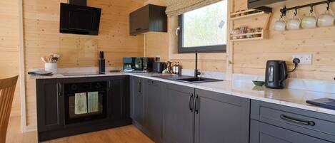 廚房用具/餐具/器皿