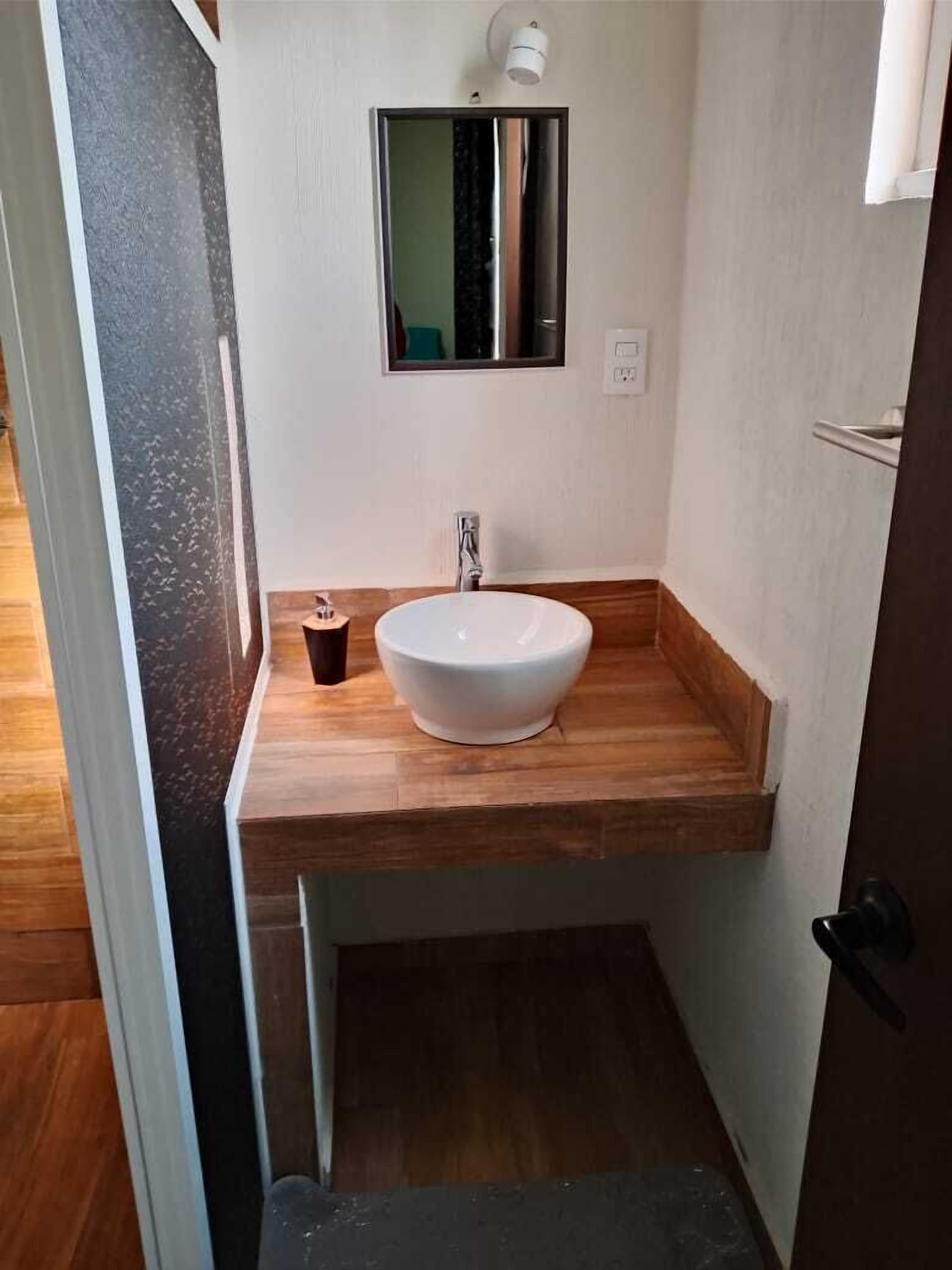 Dobbeltrom – comfort | Bad | Dusj, håndklær, såpe og sjampo