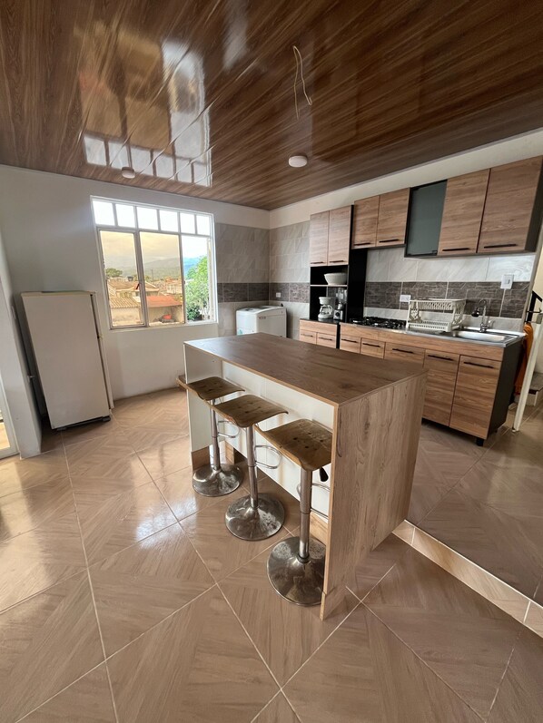 Private kitchen - Precioso apartamento de 2 dormitorios  WiFi amplio y fresco excelente ubicación (Acacias)