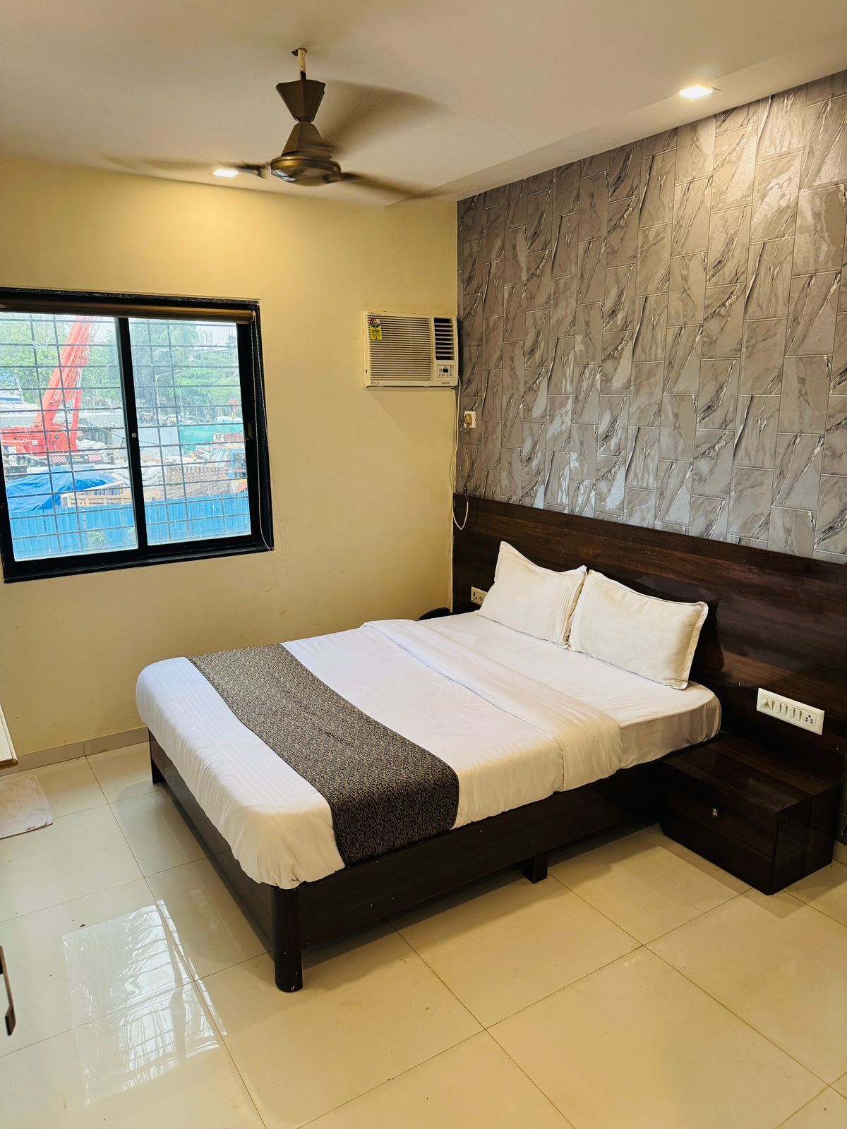 Deluxe Triple Room | Laptop workspace, free WiFi