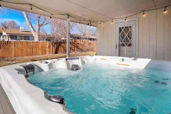 Bain à remous extérieur