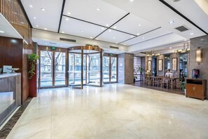 المنشأة من الداخل