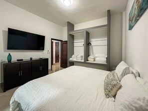 3 chambres, fer et planche à repasser, Wi-Fi, draps fournis