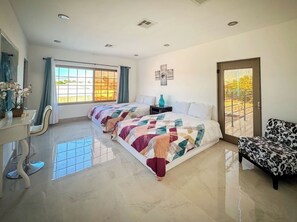 3 bedrooms, iron/ironing board, WiFi, bed sheets