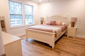 4 Schlafzimmer, Bügeleisen/Bügelbrett, kostenloses WLAN, Bettwäsche