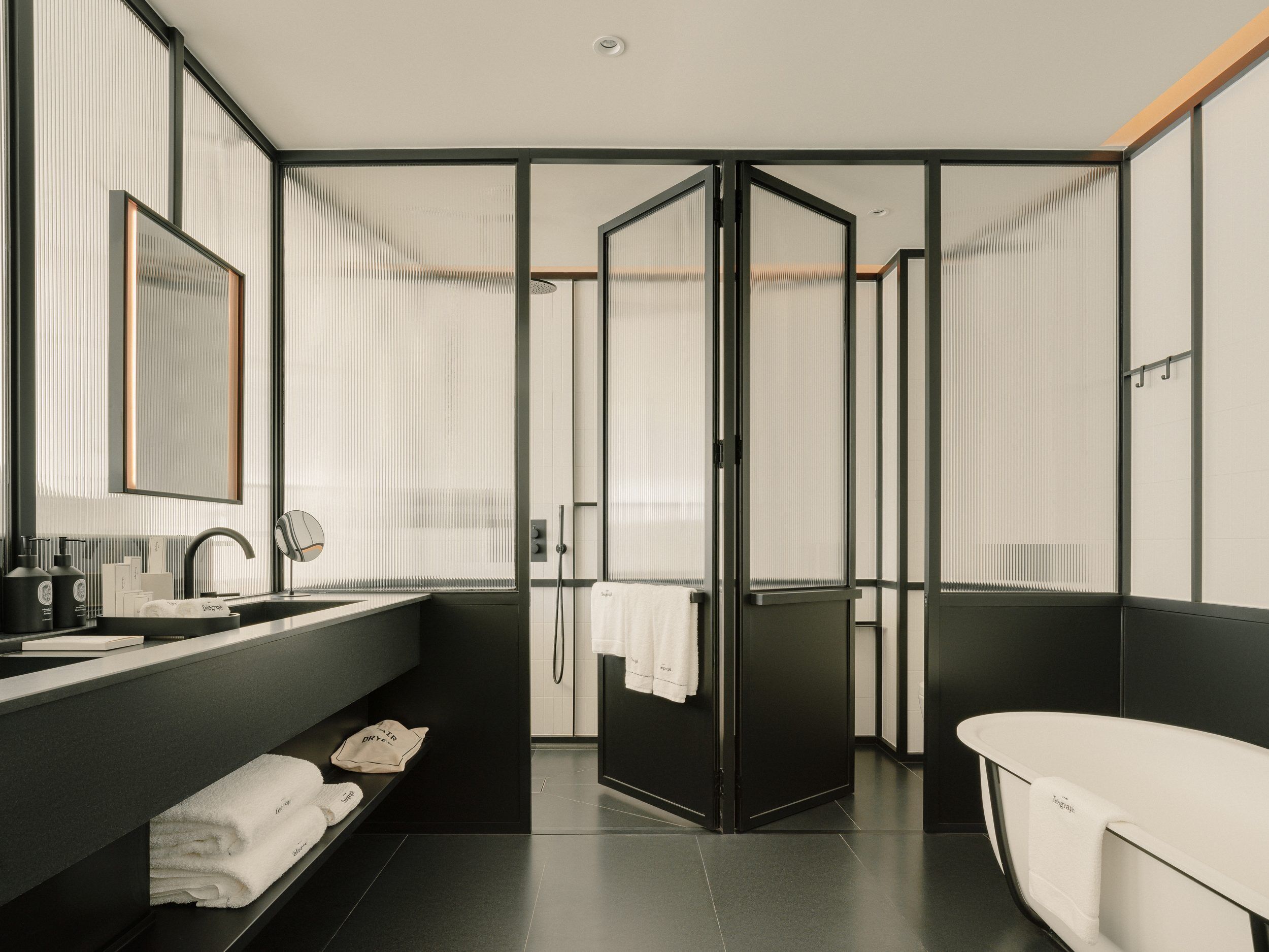 Deluxe Room, Terrace (Club) | Bathroom | Eco-friendly toiletries, hair dryer, bathrobes, slippers