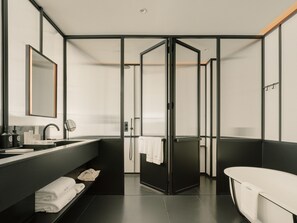 Bathroom - The Telegraph Hotel - The Leading Hotels of the World (Tbilisi)