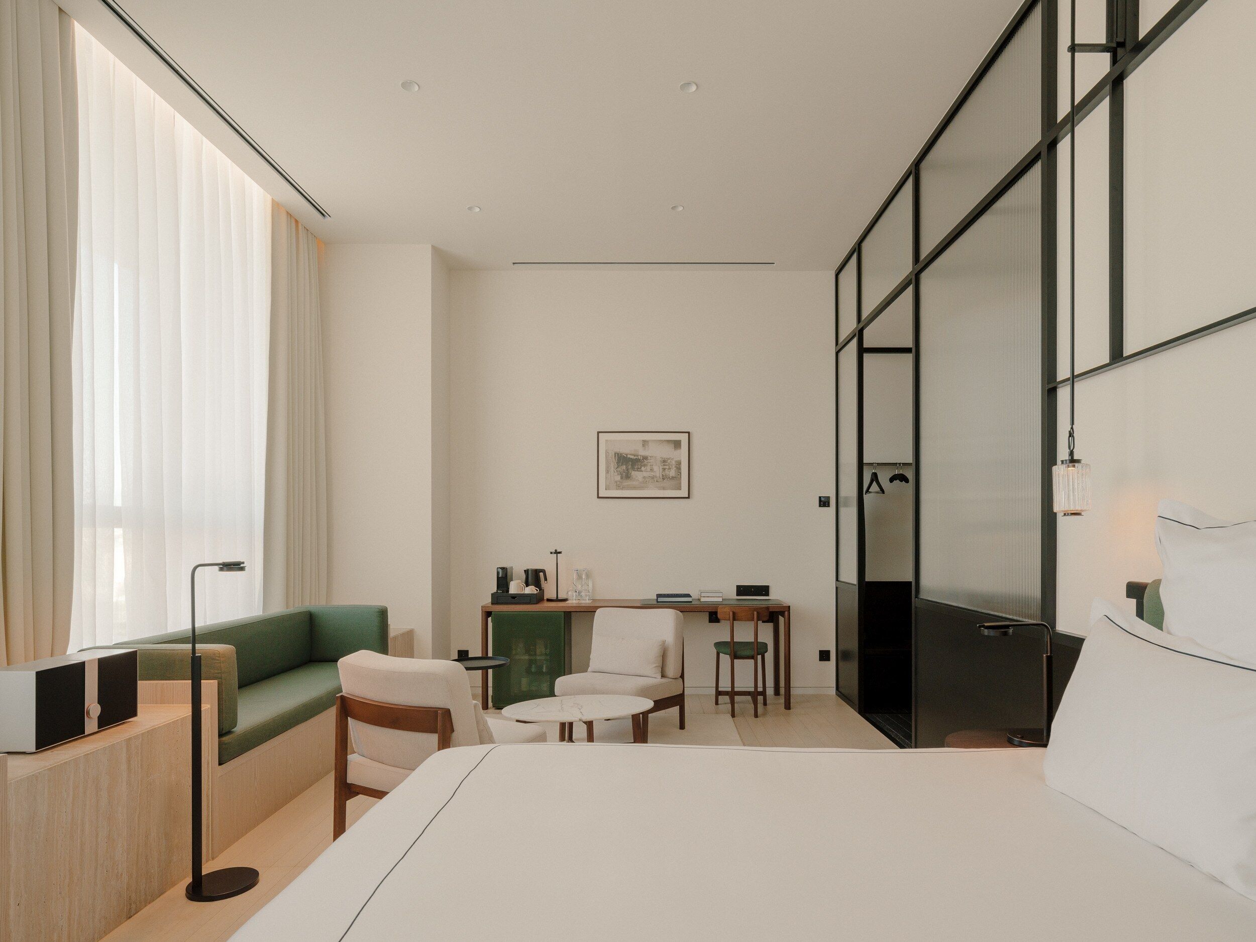 Camera Deluxe (Club) | Biancheria da letto di alta qualità, minibar, una cassaforte in camera